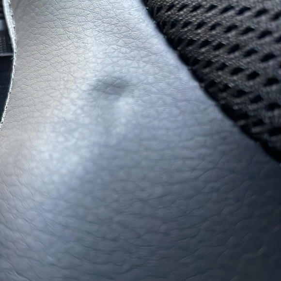 Zyllion Shiatsu Back and Neck Massager Kneading Massage Pillow Heat Car Home - Picture 5 of 9